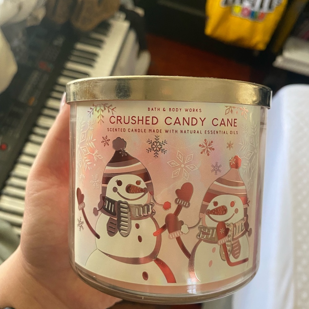 Bath & Body Works Crushed Candy Cane Candle/ Hot Cocoa & Cream Candle